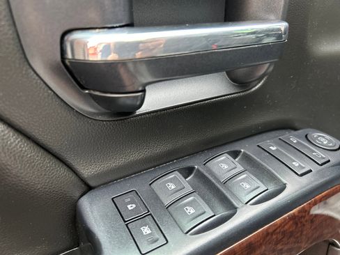 Used 2019 GMC Sierra 2500 SLE image 11