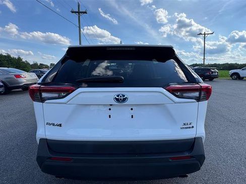 Used 2021 Toyota RAV4 XLE AWD/4WD image 20