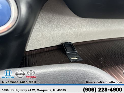 Used 2024 Toyota Sienna XLE image 18