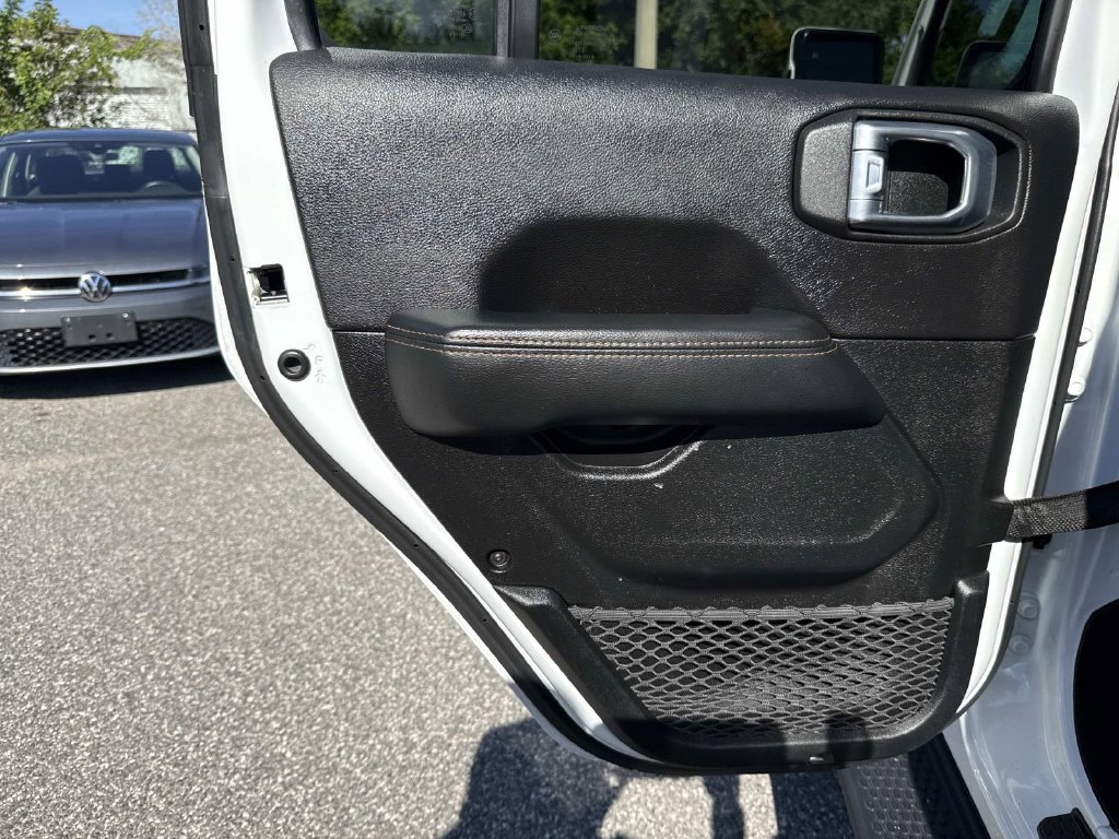 Used 2021 Jeep Wrangler Unlimited Sahara AWD/4WD image 16