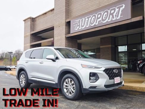 Used 2019 Hyundai Santa Fe SE image 1