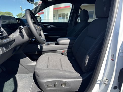 New 2026 Chevrolet Traverse LT FWD image 10