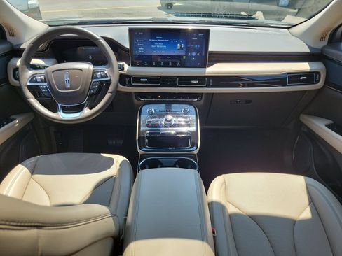 Used 2022 Lincoln Nautilus Reserve AWD/4WD image 11