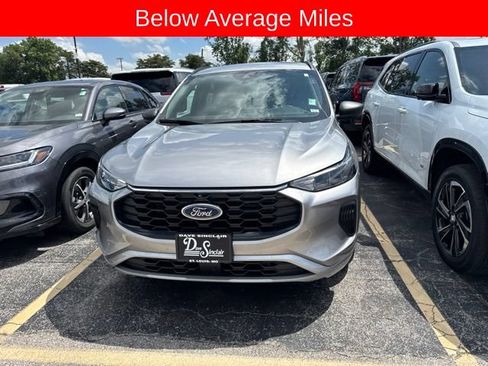 Used 2024 Ford Escape ST-Line w/ Tech Pack #1 FWD image 3