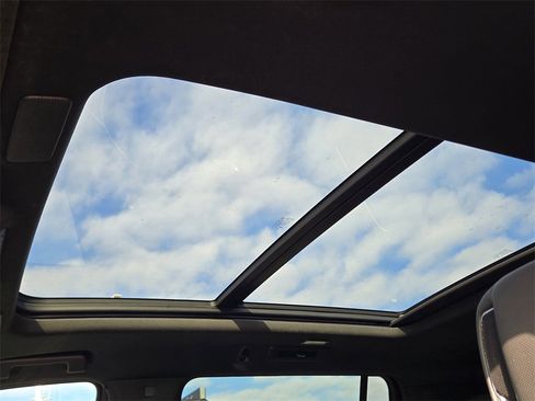 Used 2023 Cadillac Escalade ESV Premium Luxury image 14