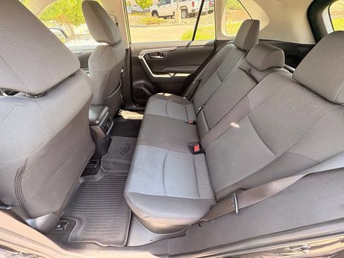 Used 2025 Toyota RAV4 XLE AWD/4WD image 27