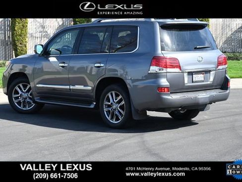 Used 2013 Lexus LX 570 4WD w/ Luxury Pkg image 4