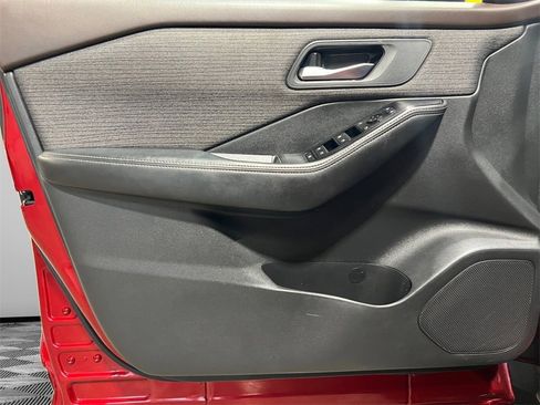 Used 2021 Nissan Rogue SV image 20