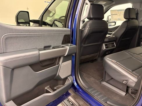 New 2026 Ford F250 Lariat w/ Black Appearance Package image 29