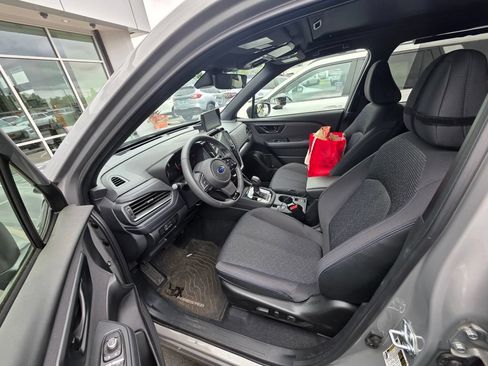 Certified 2025 Subaru Forester Premium AWD/4WD image 9