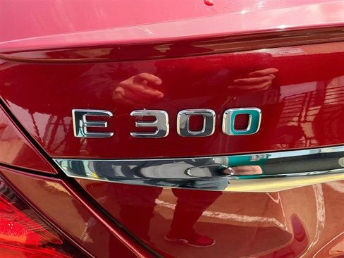 Used 2017 Mercedes-Benz E 300 4MATIC image 17