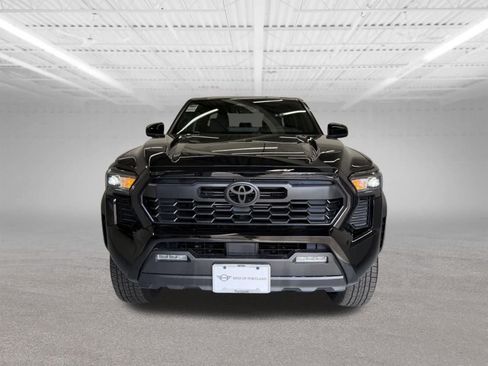 Used 2024 Toyota Tacoma TRD Off-Road AWD/4WD image 7