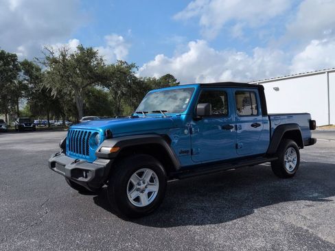 Used 2020 Jeep Gladiator Sport w/ Quick Order Package 24S AWD/4WD image 8