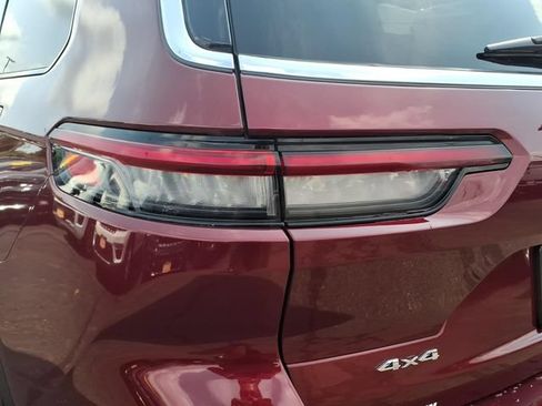 Certified 2023 Jeep Grand Cherokee L Limited AWD/4WD image 15