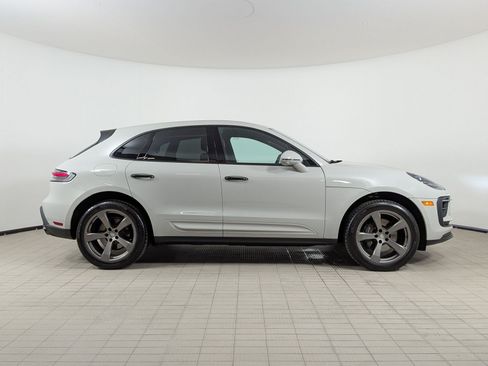 Certified 2025 Porsche Macan AWD/4WD image 8