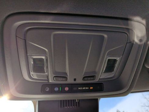 Used 2024 Chevrolet Silverado 2500 LT image 37