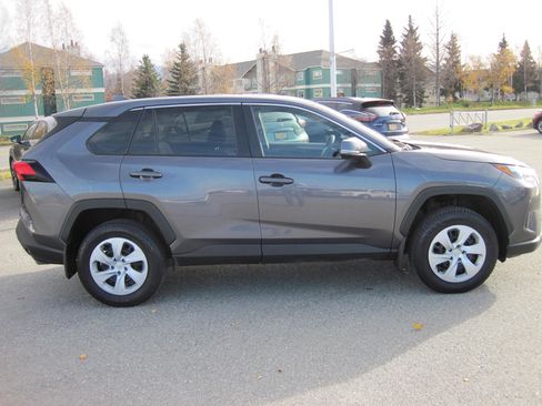 Used 2024 Toyota RAV4 LE image 5