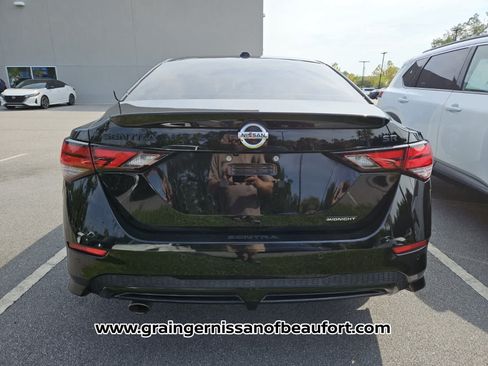 Used 2022 Nissan Sentra SR w/ Midnight Edition FWD image 9