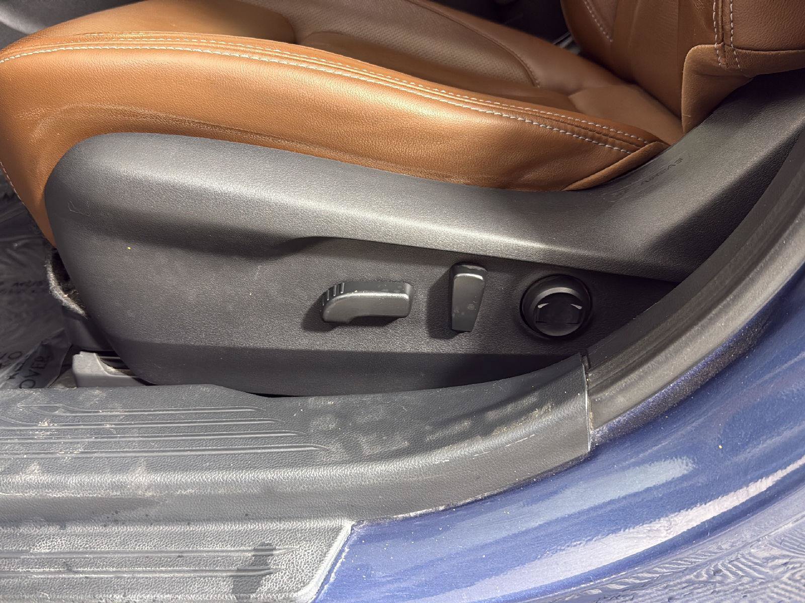 Used 2020 Subaru Outback Touring AWD/4WD image 7
