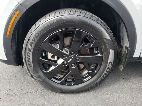 Used 2022 Kia Sorento S image 25