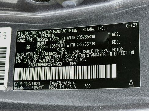 Used 2023 Toyota Highlander LE AWD/4WD image 31