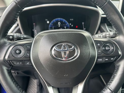 Used 2025 Toyota Corolla Cross XLE image 35