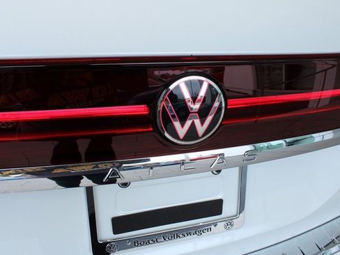 New 2025 Volkswagen Atlas SEL image 70