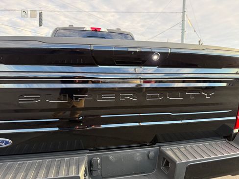 Used 2025 Ford F250 Platinum image 7