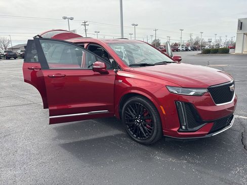 Used 2023 Cadillac XT6 Sport w/ Technology Package AWD/4WD image 20