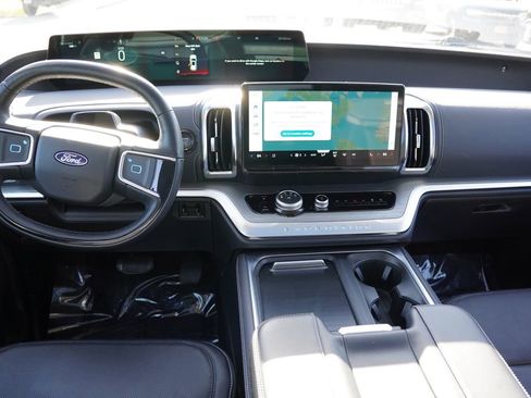 Certified 2025 Ford Expedition Platinum AWD/4WD image 22