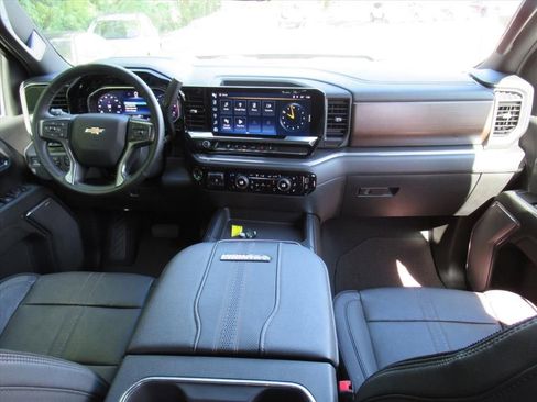 Used 2024 Chevrolet Silverado 2500 High Country w/ High Country Premium Package AWD/4WD image 12