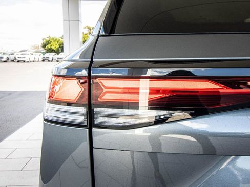 Certified 2025 Volkswagen Tiguan S image 13