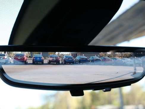 Used 2021 GMC Yukon Denali w/ Denali Premium Package image 29