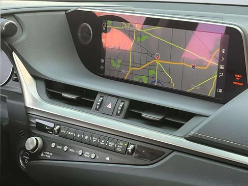 Used 2021 Lexus ES 300h w/ Luxury Package FWD image 31