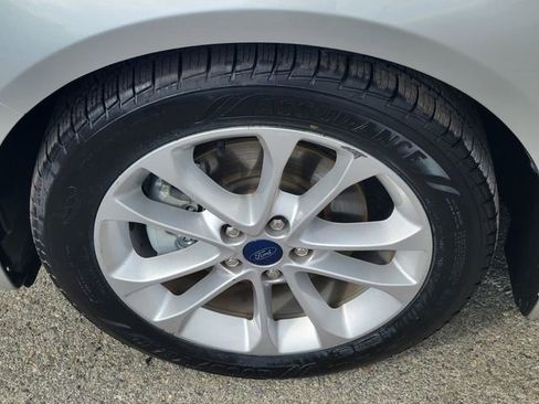 Used 2019 Ford Fusion SE image 9