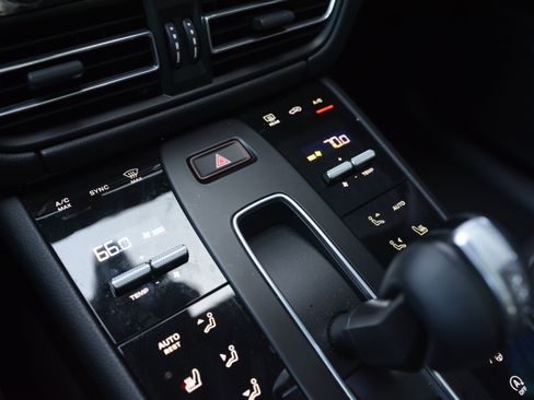 Certified 2026 Porsche Macan Turbo AWD/4WD image 23