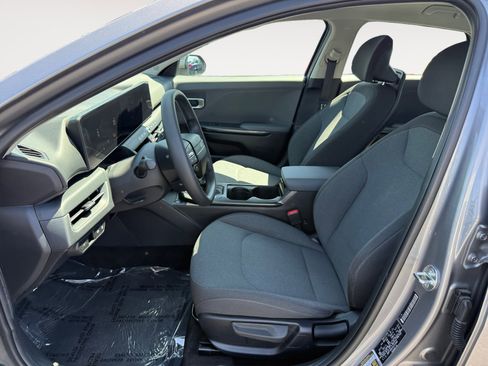 Used 2025 Kia K4 FWD image 10