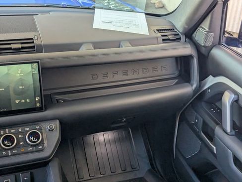 Used 2023 Land Rover Defender 110 image 17