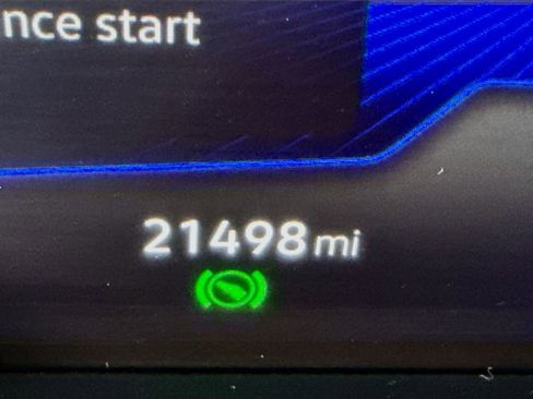 Used 2023 Volkswagen Taos SE w/ Panoramic Sunroof Package image 4