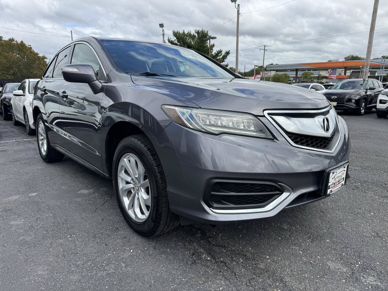 Used 2018 Acura RDX w/ Technology Package AWD/4WD image 3
