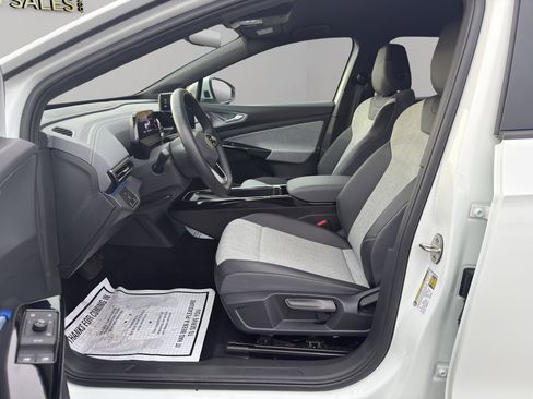 Used 2023 Volkswagen ID.4 Pro image 9