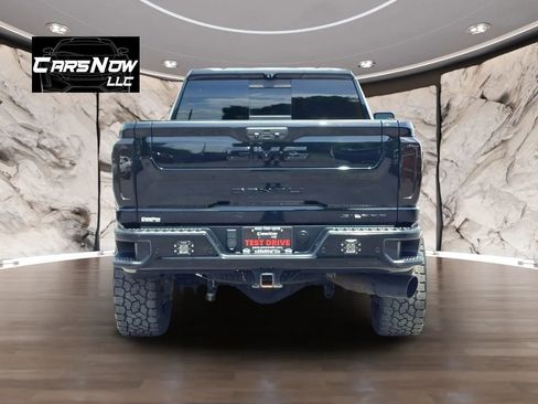 Used 2021 GMC Sierra 2500 Denali w/ Denali Black Diamond Edition AWD/4WD image 5