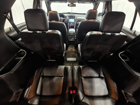Used 2017 Ford Explorer Limited w/ Equipment Group 301A AWD/4WD image 37