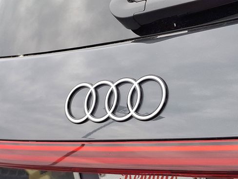 Certified 2025 Audi Q5 Premium w/ Convenience Package AWD/4WD image 30