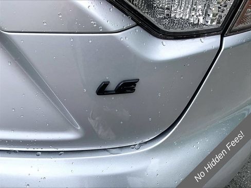 Used 2021 Toyota Corolla LE FWD image 8