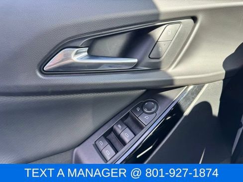 Used 2025 Chevrolet Equinox LT AWD/4WD image 19