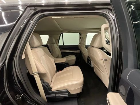 Used 2024 Ford Expedition Limited AWD/4WD image 25