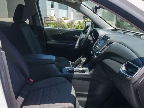 Used 2024 Chevrolet Equinox LT FWD image 16
