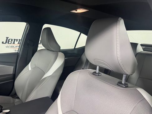 Used 2025 Toyota Camry SE FWD image 12