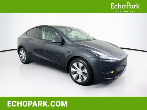 Used 2024 Tesla Model Y Long Range AWD/4WD image 1